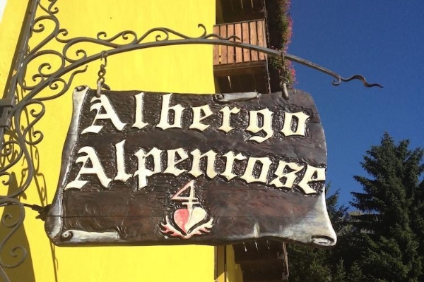 ALBERGO ALPENROSE Ski&Bike Mountain Hotel (Gressoney-Saint-Jean)
